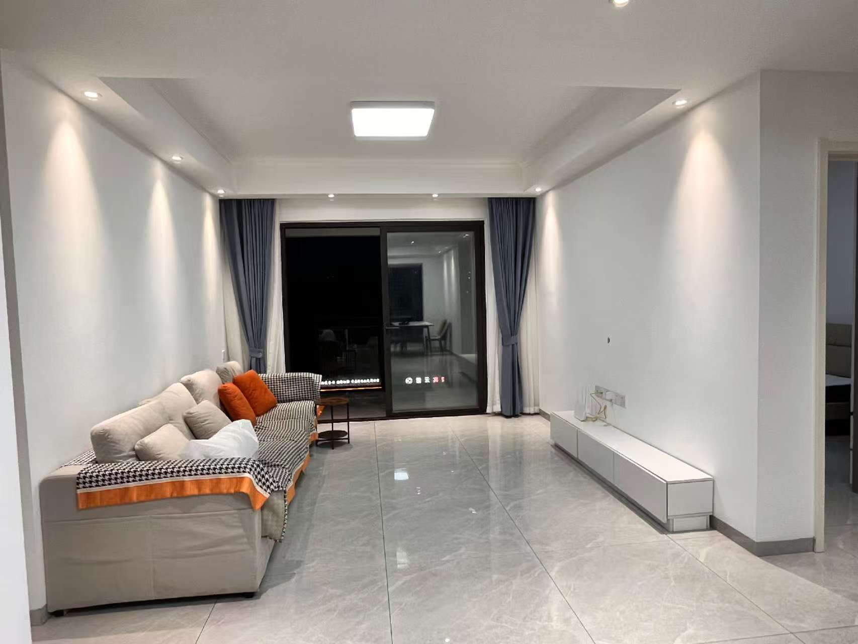 牧云左岸全屋定制家具家电齐全出租大三房97平出租